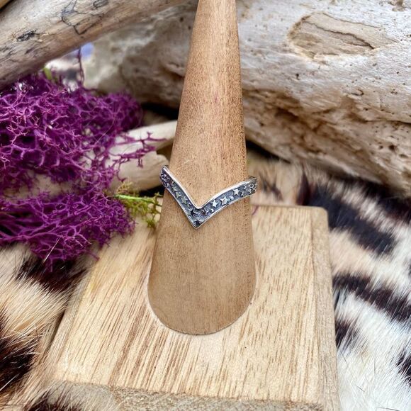 Chevron Stars Sterling Silver Ring Sizes 6-10 - Picture 3 of 5